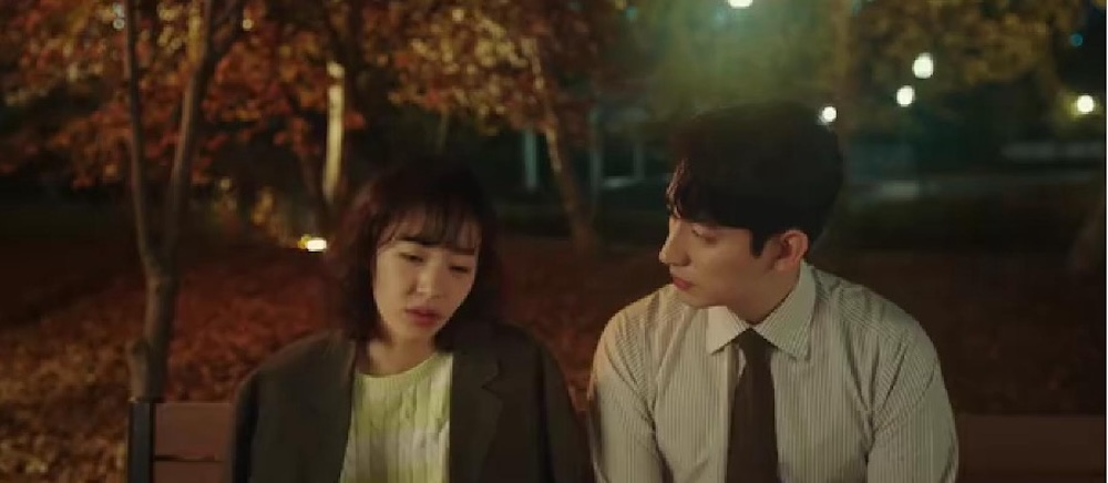 Episode 15 Scene - Bin Dae-Yeong and Lee Hong-Ran have a heart-to-heart conversation on a street bench