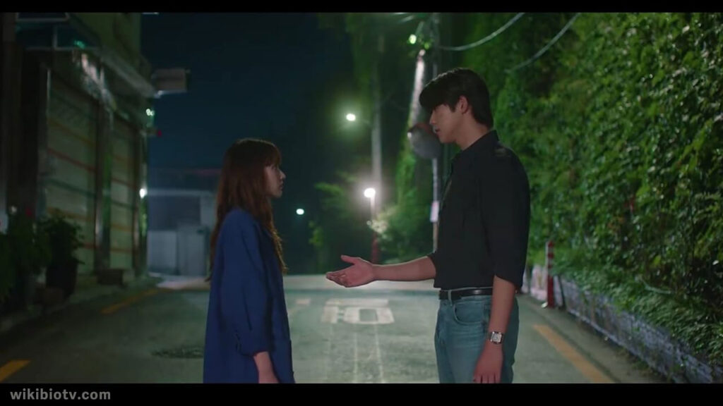 Episode 9 Scene - Na Ah Jeong and Lee Ji-Han walking down the street and talking