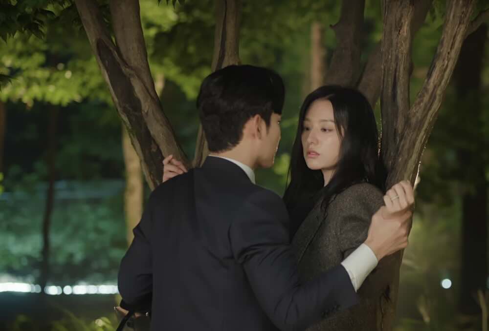 Episode 3 - Hong Hae-in gets attracted towards her husband Baek Hyun-woo