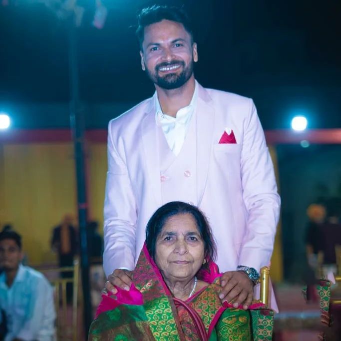 Mukesh Kumar Photo with his mother