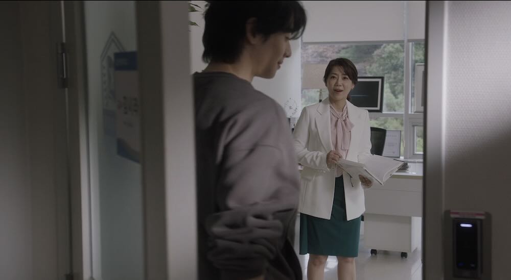 Episode 7 Scene - Seon-yul and Eun Soo-Hyun meet at his workplace