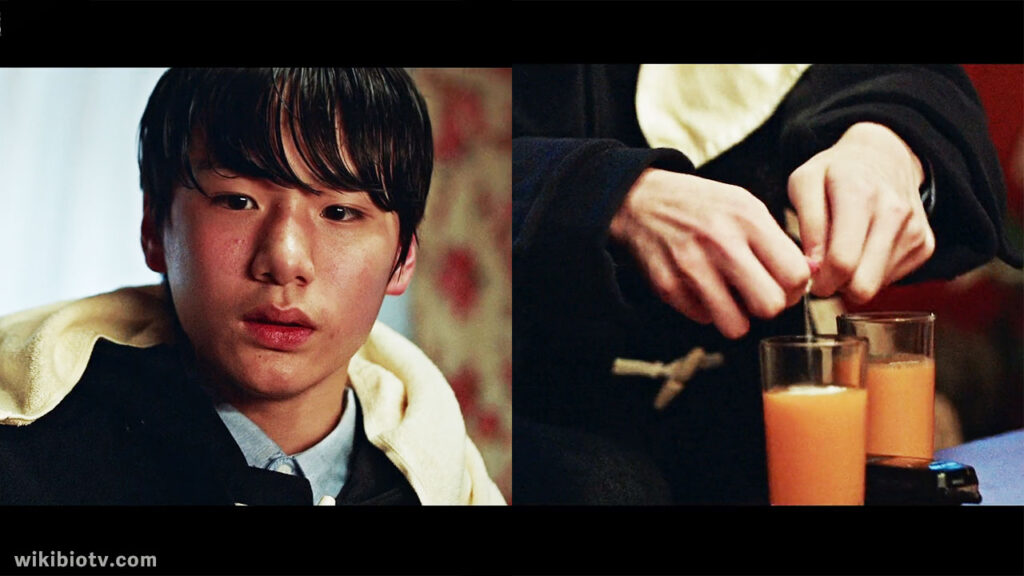 A scene where Jin Seun Joo poisons Jin Yi Soo's mother with the pills