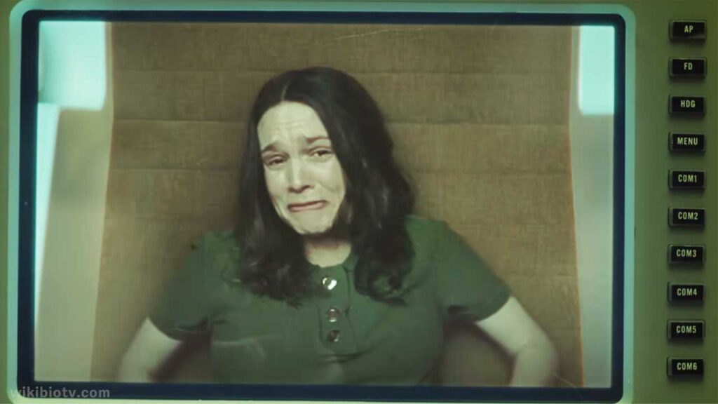 A scene from movie Spaceman where Lenka sends a video message to Jakub stating her decision to leave him