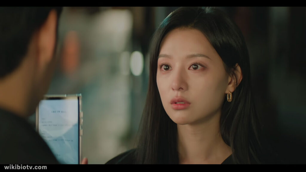 Queen of Tears Ep7 - Hong Hae-in becoming upset with her husband Baek Hyun-Woo upon learning about the divorce