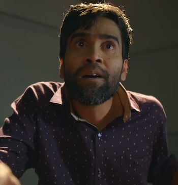 The guy playing the role of receptionist in Ullu web series Machhli