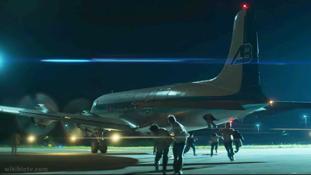 The scene where people escape from the hijacked flight